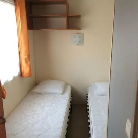 אתר קמפינג Camping Les Poutiroux *