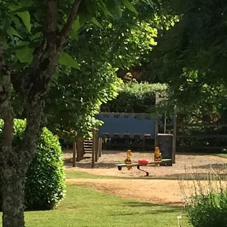 Camping Les Poutiroux אתר קמפינג