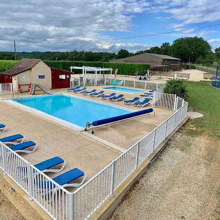 אתר קמפינג Camping Les Poutiroux Limeuil